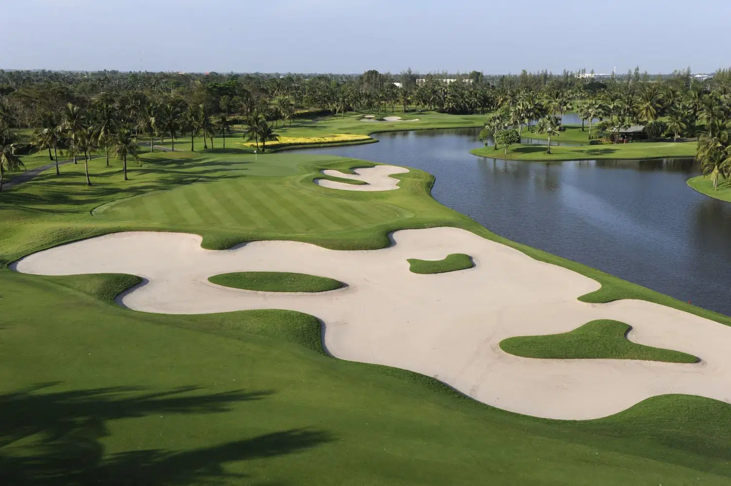 THAI COUNTRY CLUB